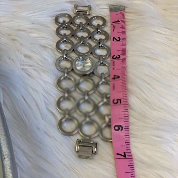 🔗 Chico’s circle link wide bracelet watch 🔗 - Picture 6 of 6